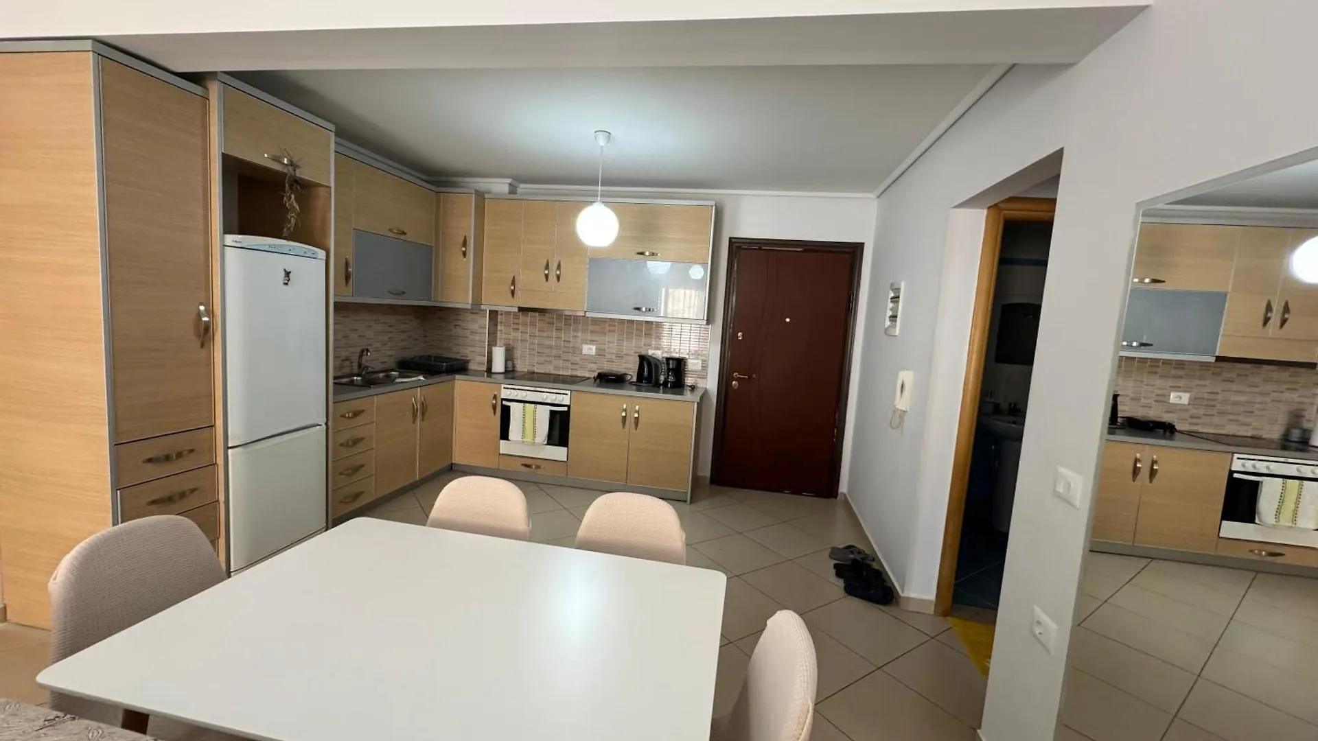 Comfort 1 Apartment Sarandë アルバニア